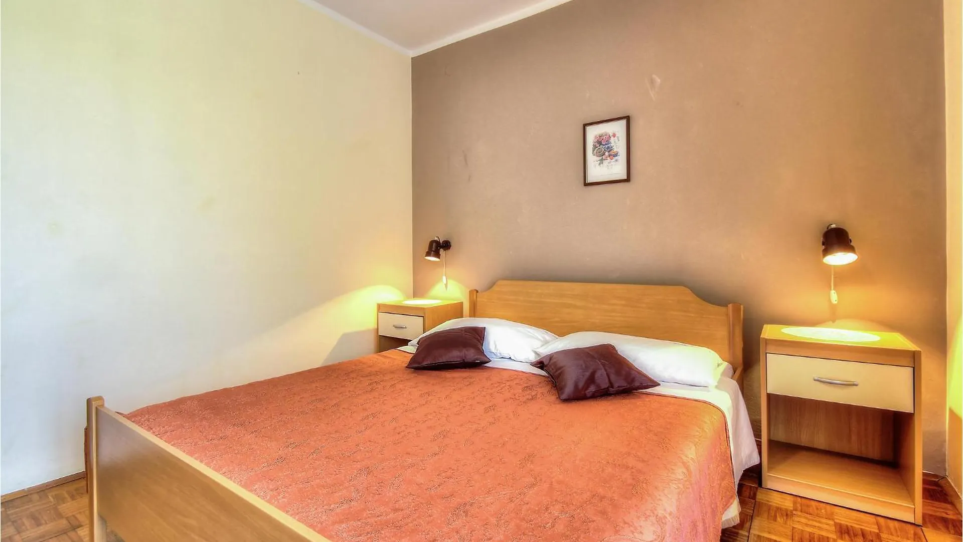 2 Bedroom Beautiful Apartment In Poreč