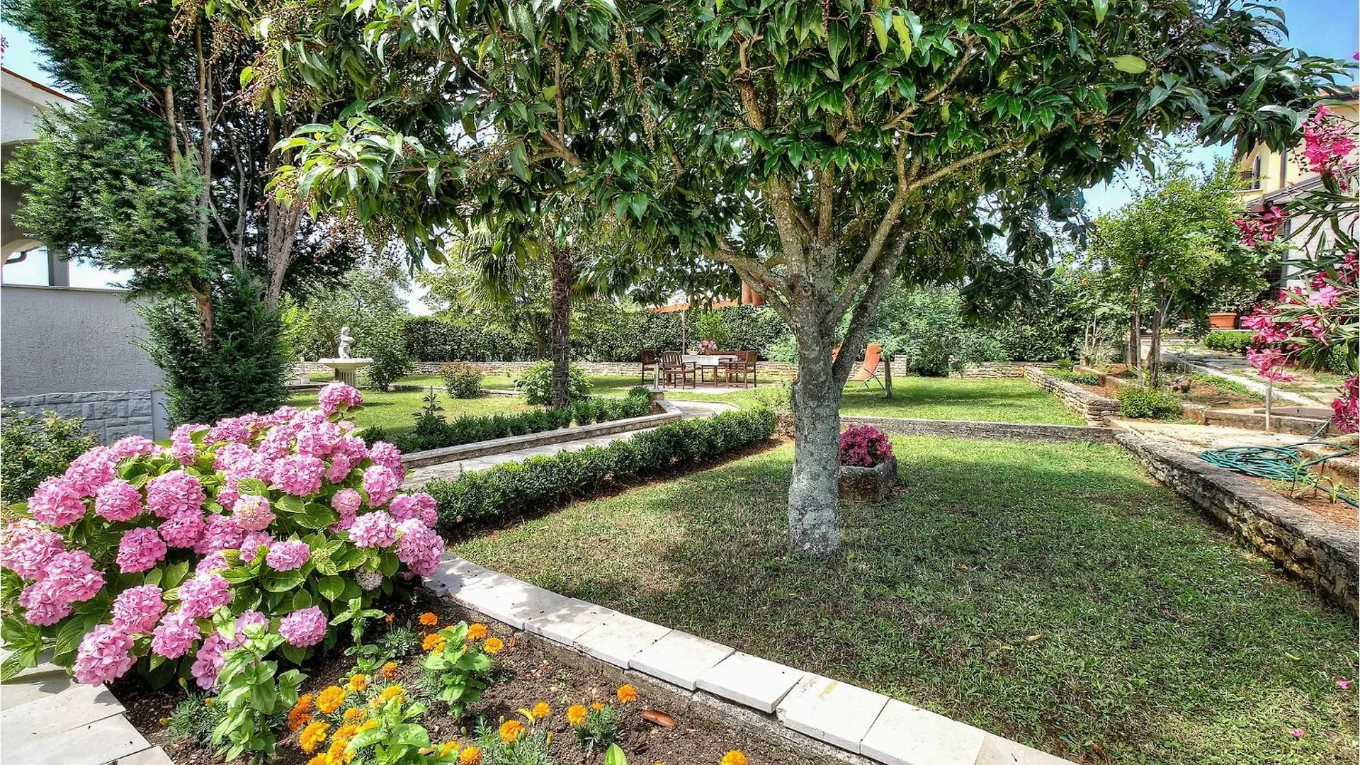 2 Bedroom Beautiful Apartment In Poreč