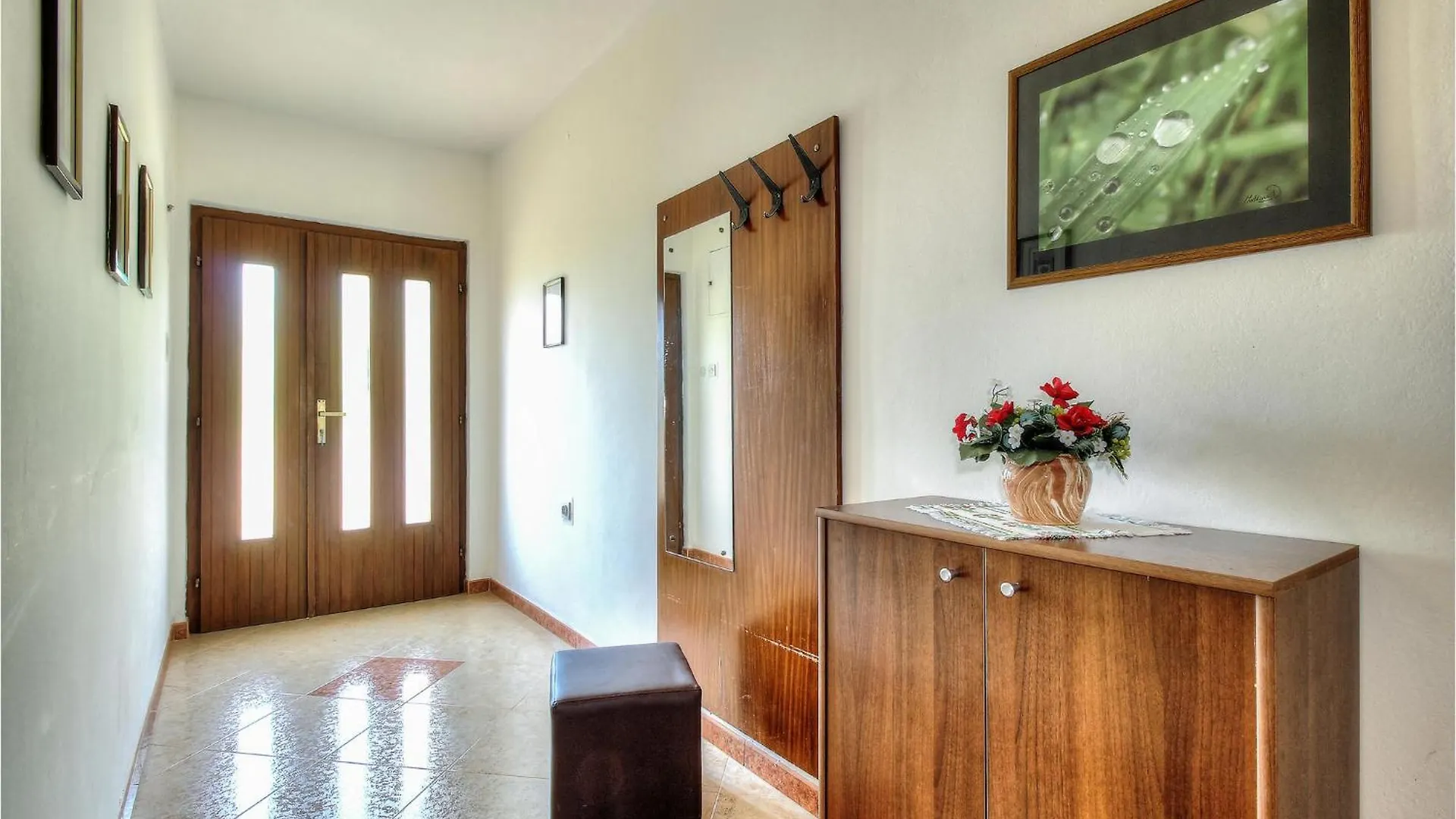 2 Bedroom Beautiful Apartment In Poreč