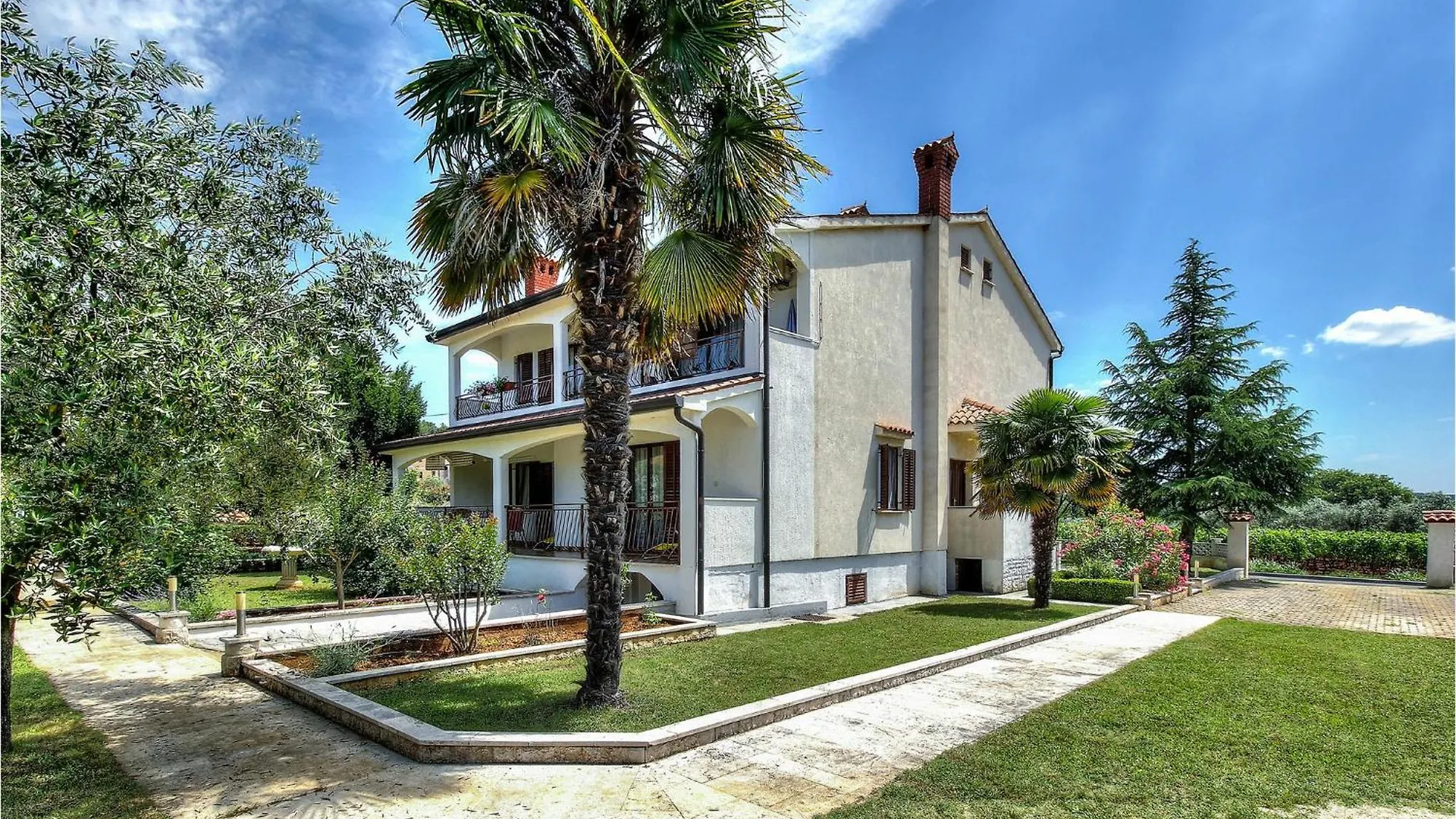 2 Bedroom Beautiful Apartment In Poreč 0*,