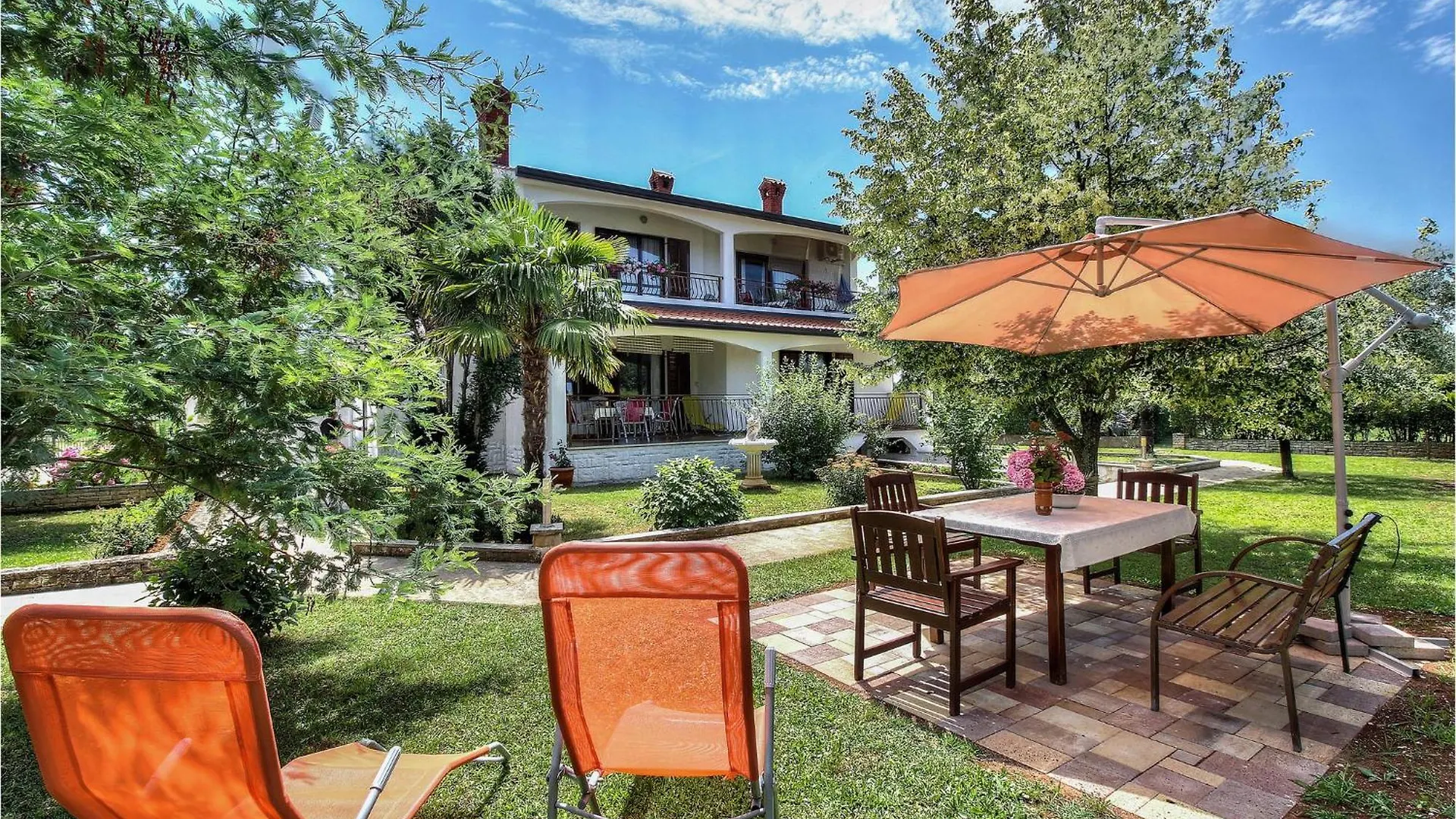 2 Bedroom Beautiful Apartment In Poreč