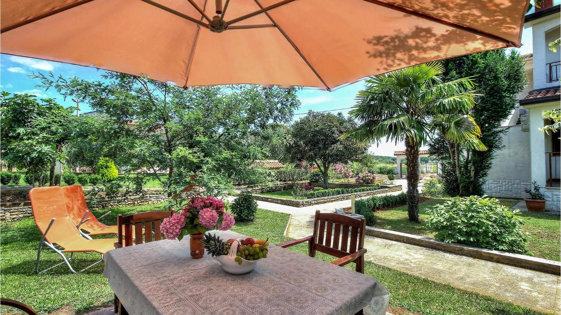 2 Bedroom Beautiful Apartment In Porec