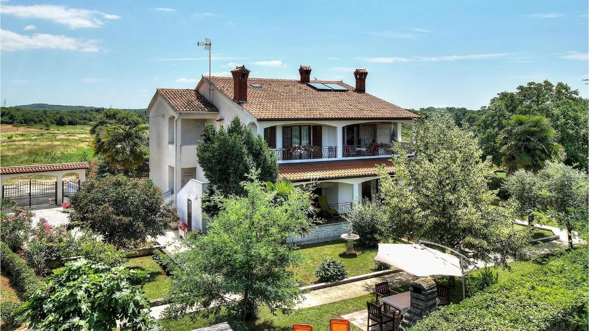 2 Bedroom Beautiful Apartment In Porec